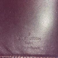 Louis Vuitton Accessoire aus Leder in Violett