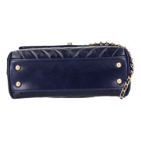 Chanel Coco Handle Bag in Pelle in Blu