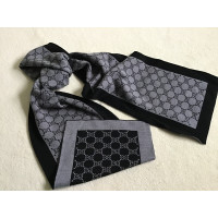 Gucci Scarf/Shawl Wool in Black