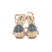 Louis Vuitton Sandals Patent leather in Beige