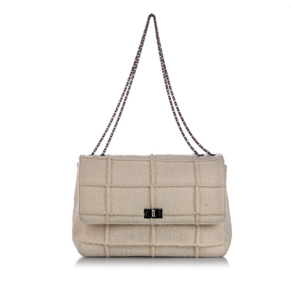 Chanel Chocolate Bar Flap Bag in Cashmere in Beige