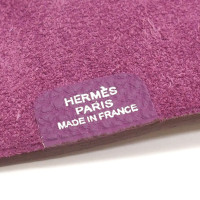 Hermès Täschchen/Portemonnaie aus Leder in Violett