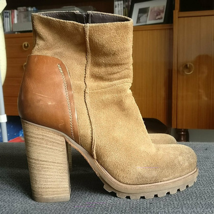 Vic Matie Ankle boots Suede in Brown