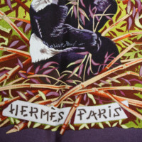 Hermès Echarpe/Foulard en Soie en Violet