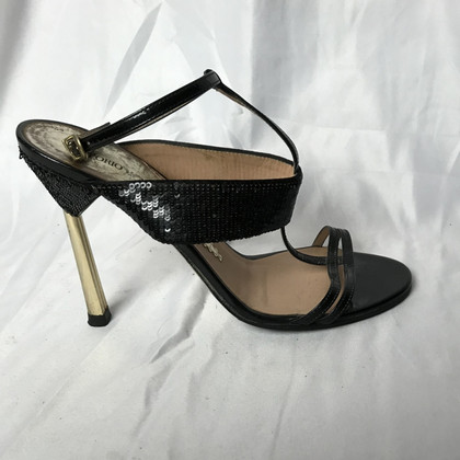 Emporio Armani Sandalen aus Lackleder in Schwarz