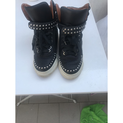 Givenchy Sneakers aus Leder in Schwarz