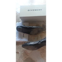 Givenchy Slippers/Ballerina's Leer in Zwart