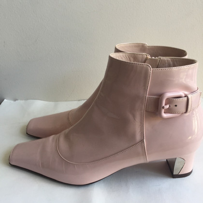 Louis Vuitton Ankle boots Patent leather in Pink