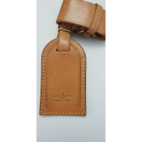 Louis Vuitton Bag/Purse Leather in Beige