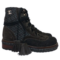 Chanel Chaussures à lacets en Gris