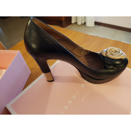 Gianni Marra Pumps/Peeptoes Leer in Zwart