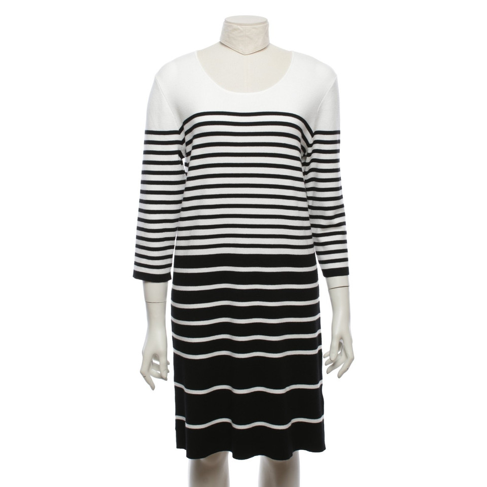 Bloom Knit dress with stripe pattern