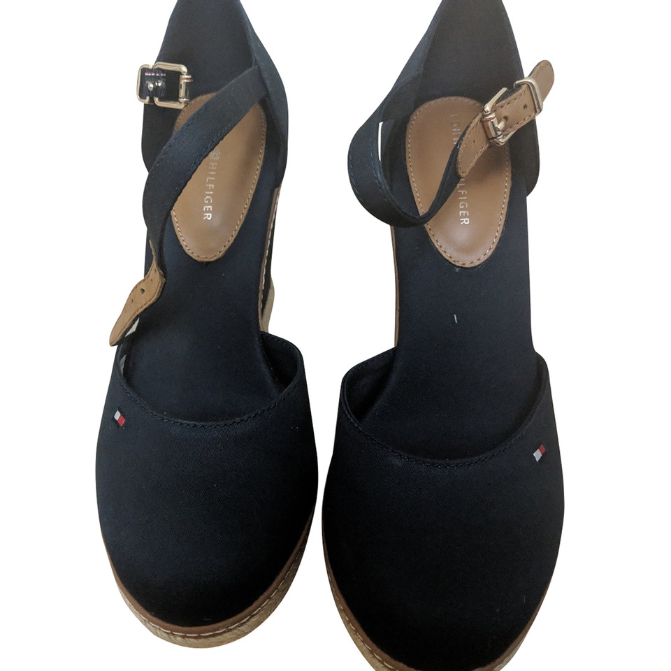 Tommy Hilfiger Wedges Canvas in Black