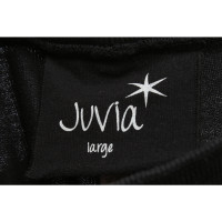 Juvia Shorts in Schwarz
