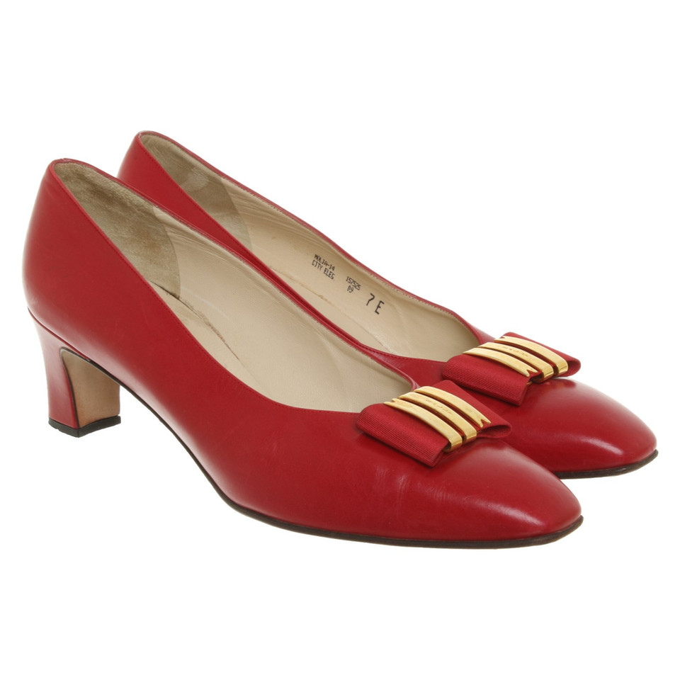 Bally Pumps/Peeptoes Leather in Red