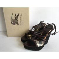 Burberry Wedges aus Leder in Braun