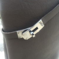 Hermès Stiefel aus Leder in Grau