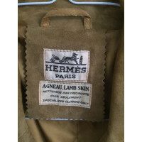 Hermès Jacke/Mantel aus Wildleder in Ocker