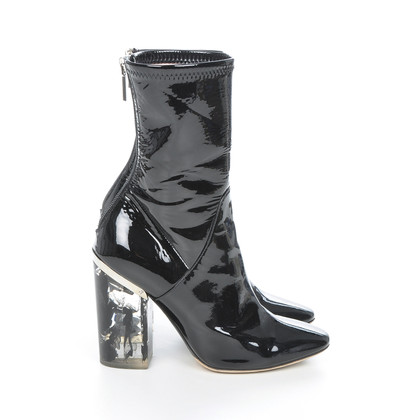 Christian Dior Stiefel aus Lackleder in Schwarz