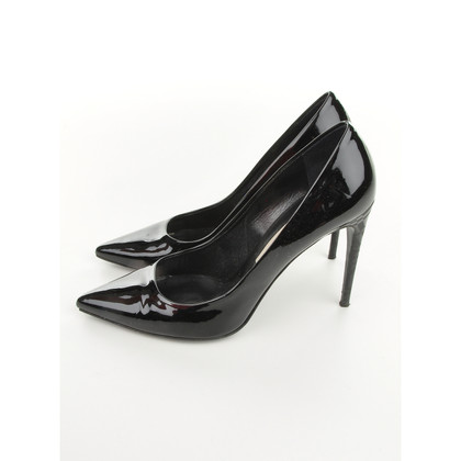 Burberry Pumps/Peeptoes Patent leather in Black