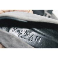 Hogan Pumps/Peeptoes aus Wildleder in Grau