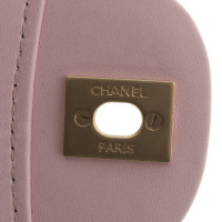 Chanel Classic Flap Bag Medium aus Leder in Rosa / Pink