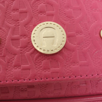 Aigner Umhängetasche aus Leder in Rosa / Pink