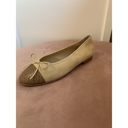 Chanel Slipper/Ballerinas aus Wildleder in Beige