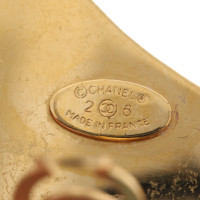 Chanel Goudkleurige oorclips met logo