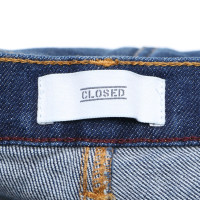 Closed High-Waist-Jeans