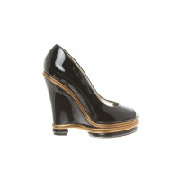 Dolce & Gabbana Chaussures compensées en Cuir verni en Noir