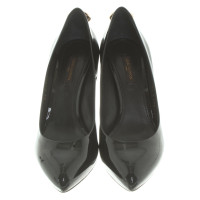 Louis Vuitton pumps in lakleder