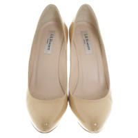 L.K. Bennett Lacquer leather-pumps in beige