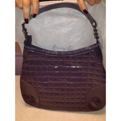Byblos Handtasche aus Lackleder in Violett
