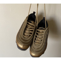 Nike Sneakers in Goud
