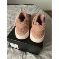Chanel Trainers Linen in Pink