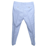 Closed trousers in light blue