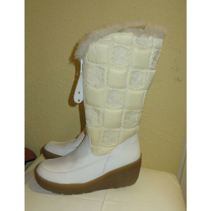 Juicy Couture Boots in White