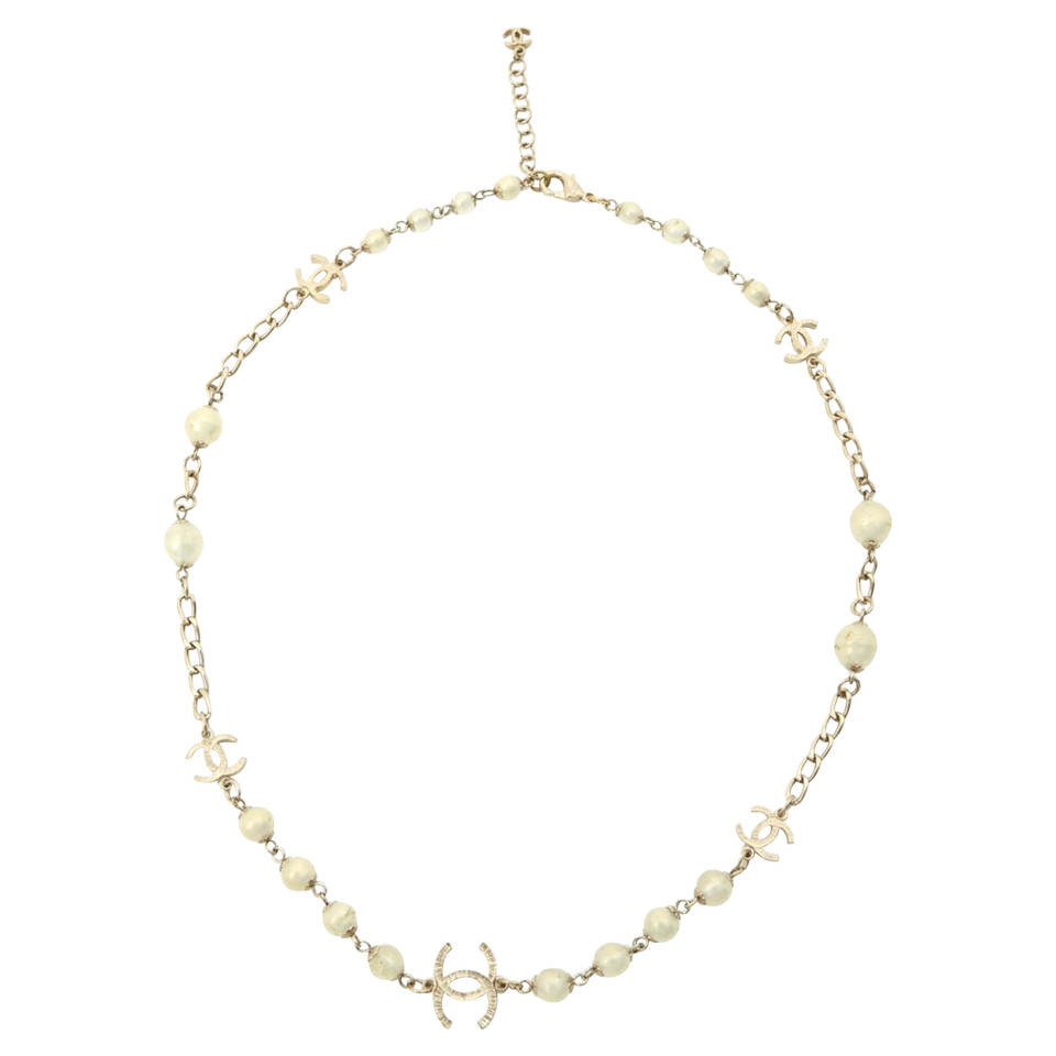 Chanel Collier de couleur or avec perles
