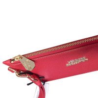 Versace Handtasche aus Leder in Rot