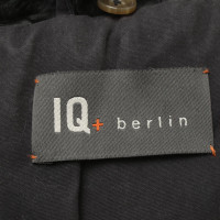 Iq Berlin Mantel in Schwarz