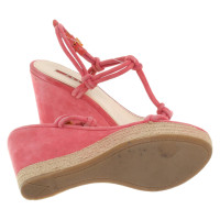 Prada Chaussures compensées en Daim en Rose/pink