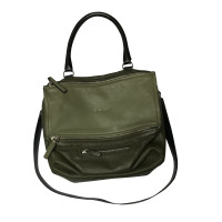 Givenchy Pandora Bag Medium aus Leder in Oliv