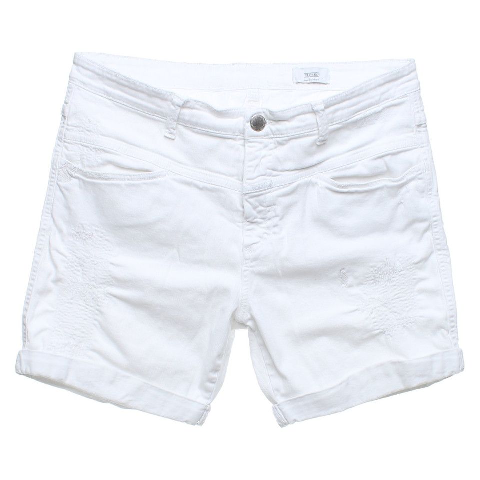 Closed Shorts in Weiß
