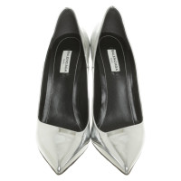 Balenciaga Pumps/Peeptoes Patent leather in Silvery