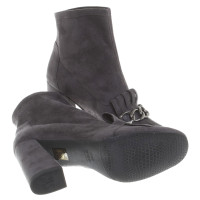 Stuart Weitzman Ankle Boots in Gray