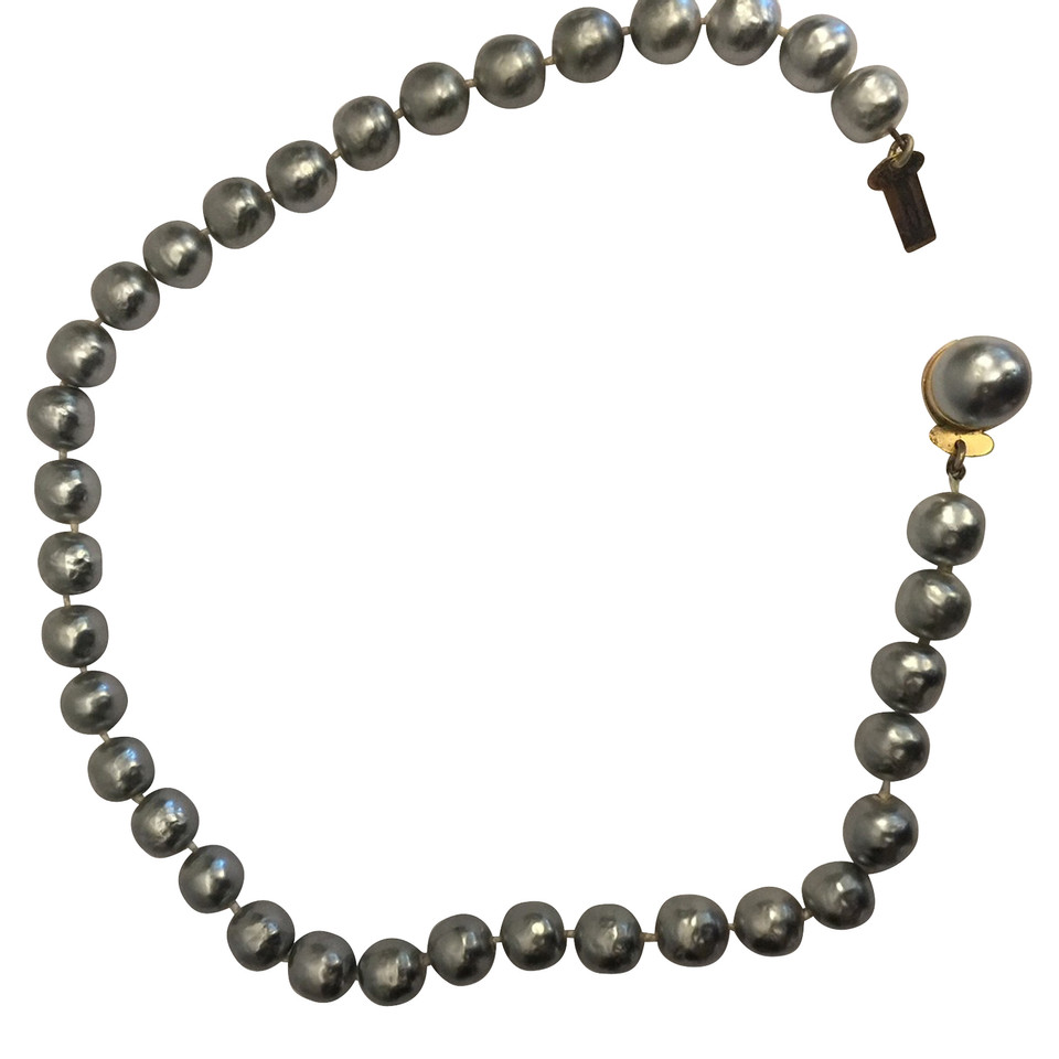 Christian Dior Collana di perle in grigio