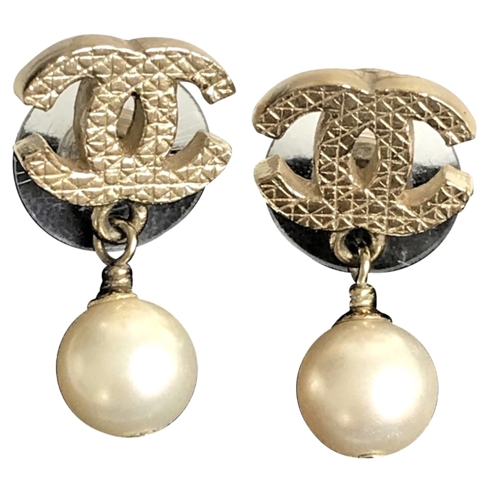 Chanel Earrings in gold