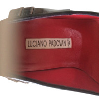 Luciano Padovan Pumps mit Relief