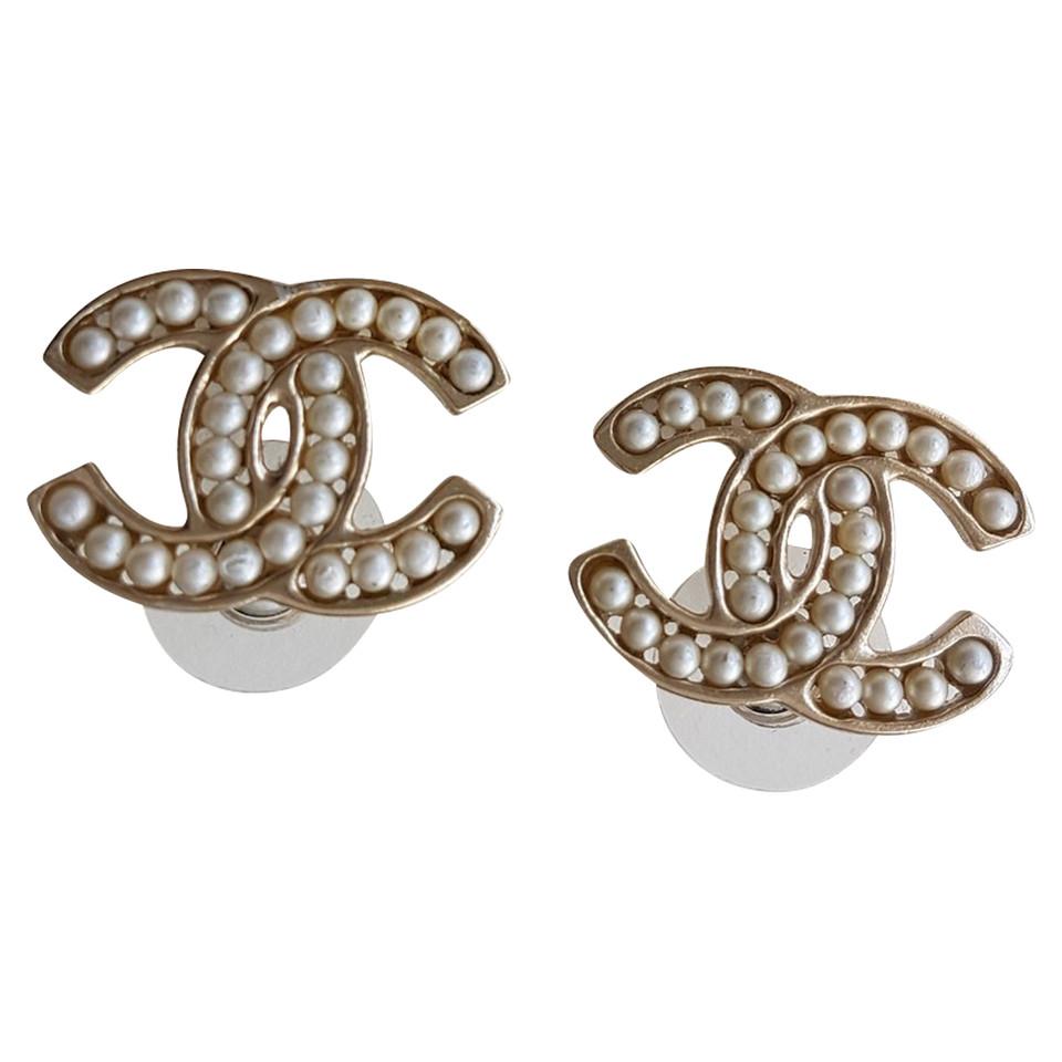 Chanel Pearl earrings